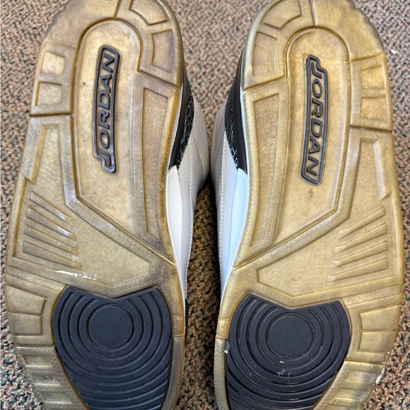 Jordan 3 Wolf Gray - and Black Sneakers - Picture 8 of 9